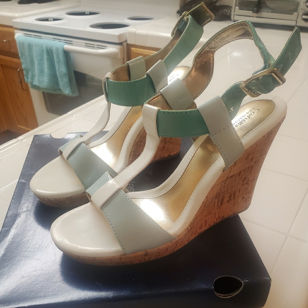 Blue and white wedges